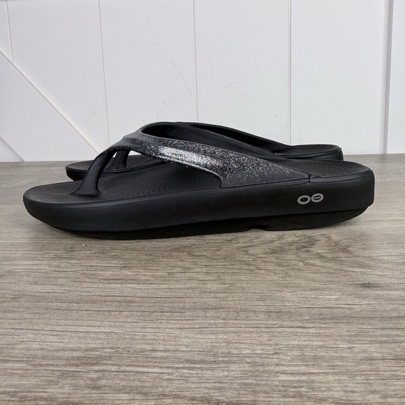 OOFOS Women's OOlala Luxe Sandals Black With Glitter Silver Recovery - Size 10 - Picture 5 of 9